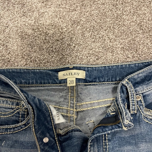 Womens jean shorts - Picture 2 of 2